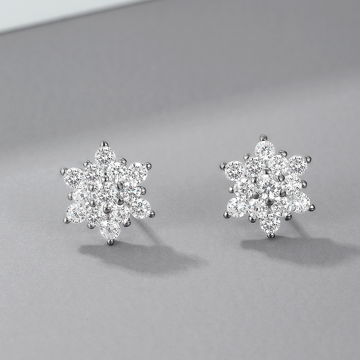 1 Pair Sweet Simple Style Snowflake Inlay Sterling Silver Zircon Ear Studs display picture 6