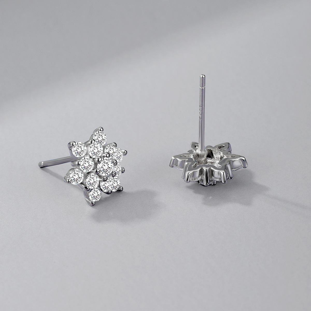 1 Pair Sweet Simple Style Snowflake Inlay Sterling Silver Zircon Ear Studs display picture 4