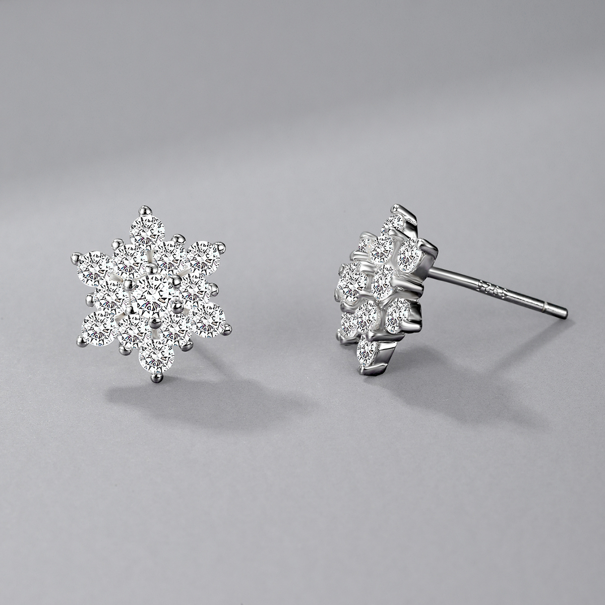 1 Pair Sweet Simple Style Snowflake Inlay Sterling Silver Zircon Ear Studs display picture 5