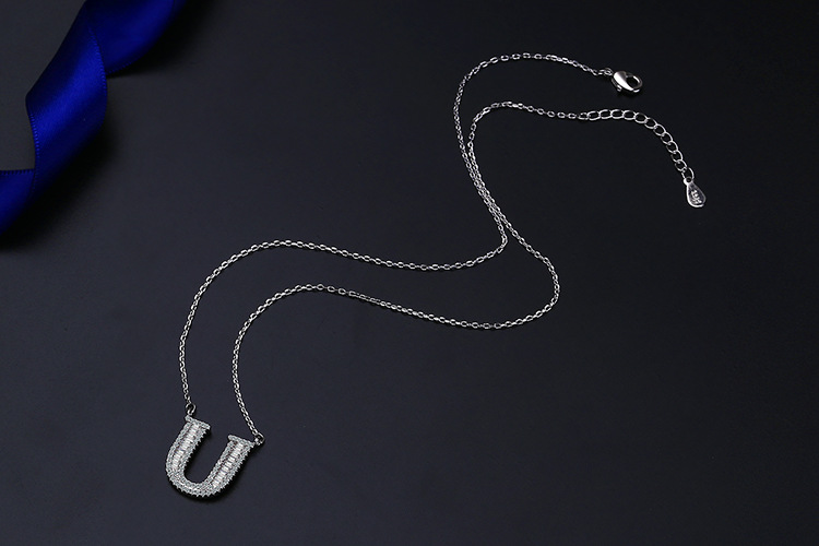 Einfacher Stil Brief Kupfer Inlay Zirkon Halskette Mit Anhänger display picture 3