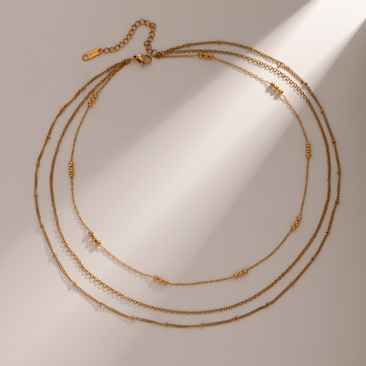 Einfacher Stil Einfarbig Rostfreier Stahl Überzug 18 Karat Vergoldet Dreilagige Halskette display picture 4