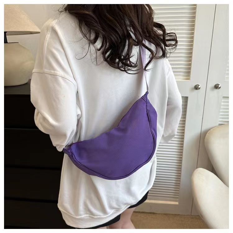 Unisex Nylon Solid Color Basic Sports Dumpling Shape Zipper Fanny Pack display picture 14