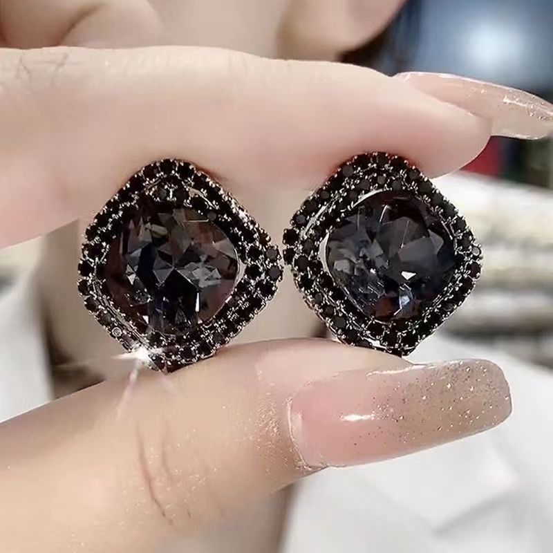 1 Pair Pastoral Square Plating Inlay Alloy Crystal Rhinestones Rhodium Plated Ear Studs display picture 1