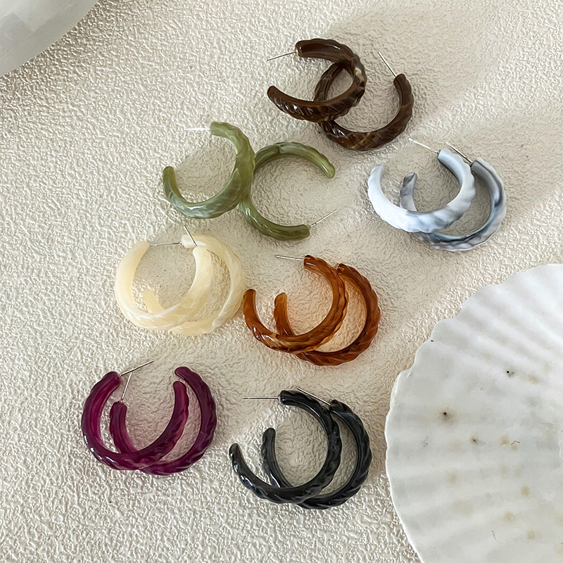 1 Pair Simple Style Streetwear Commute C Shape Twist Arylic Ear Studs display picture 3