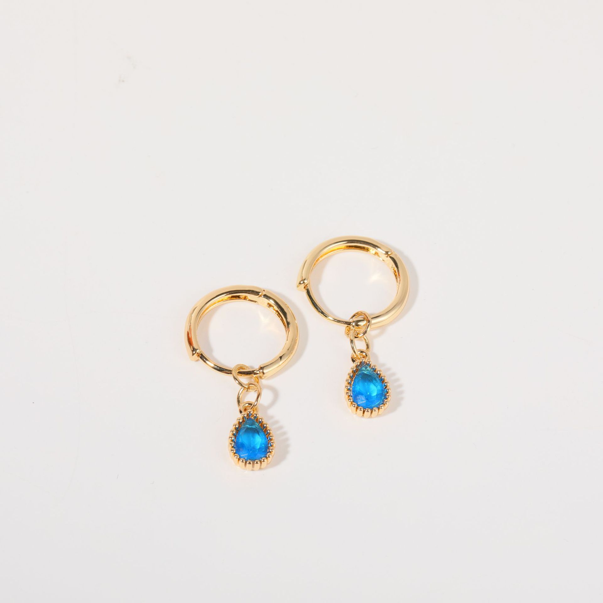 1 Pair Simple Style Water Droplets Plating Inlay Copper Zircon 18k Gold Plated Drop Earrings display picture 7