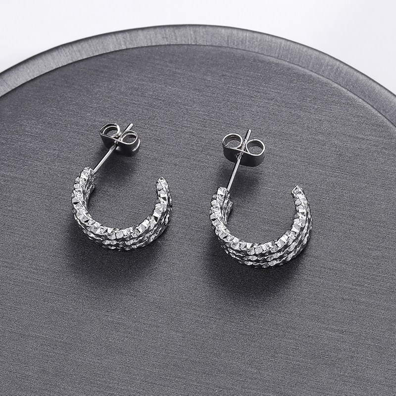 1 Pair Simple Style Classic Style C Shape Polishing Stainless Steel Ear Studs display picture 1