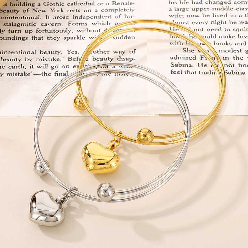 Cute Heart Shape Stainless Steel 18K Gold Plated Bangle In Bulk display picture 2