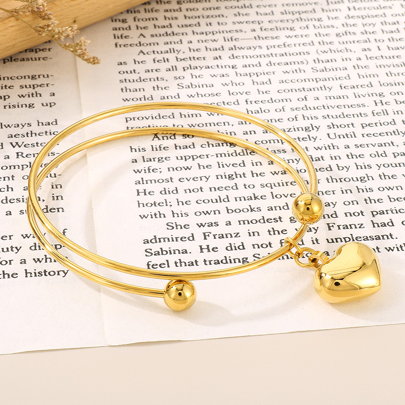 Cute Heart Shape Stainless Steel 18K Gold Plated Bangle In Bulk display picture 4