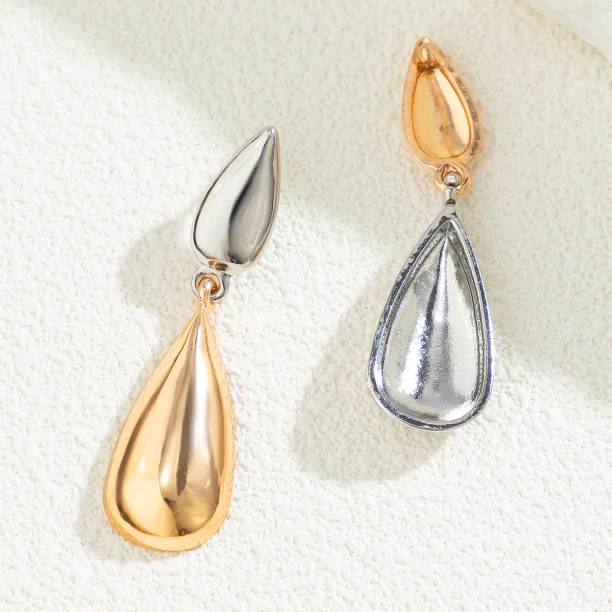 1 Pair Elegant Simple Style Water Droplets Plating Alloy Drop Earrings display picture 5