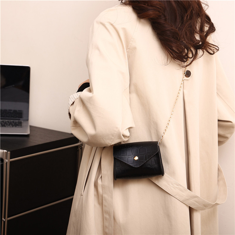 Women's Pu Leather Solid Color Basic Classic Style Square Flip Cover Shoulder Bag Crossbody Bag display picture 9