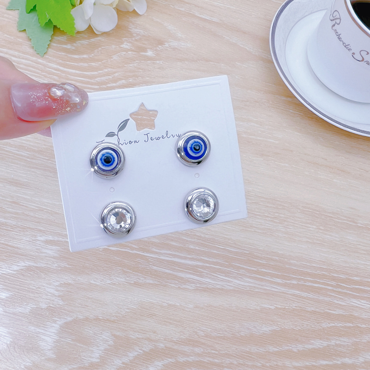Wholesale Jewelry Simple Style Round Devil's Eye Alloy Plating Inlay Ear Studs display picture 14