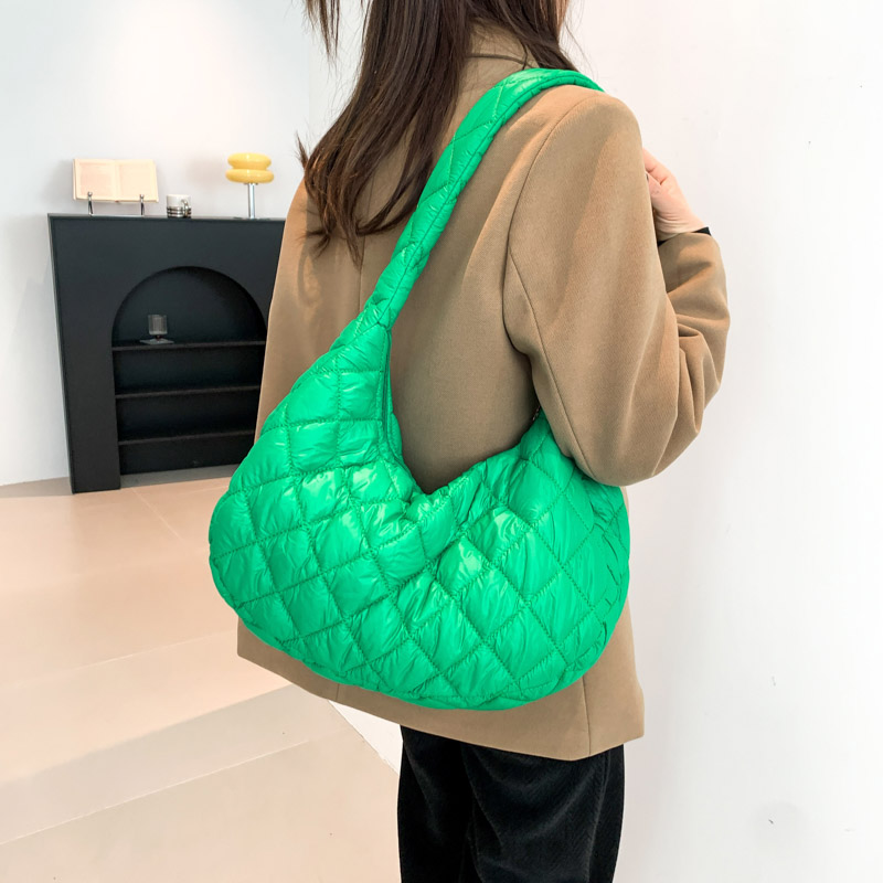 Women's Cotton Solid Color Basic Dumpling Shape Zipper Shoulder Bag Underarm Bag display picture 9