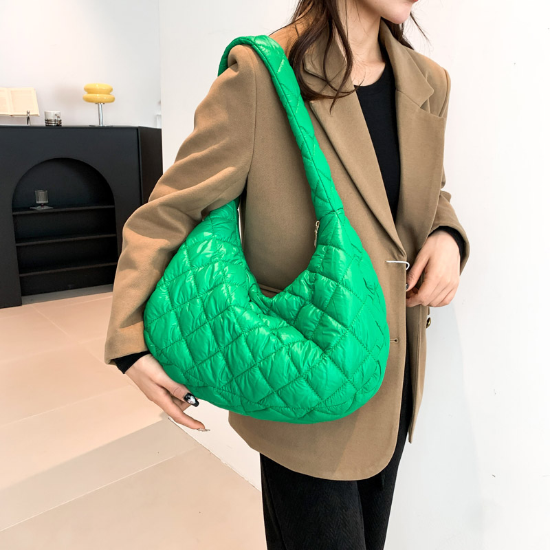 Women's Cotton Solid Color Basic Dumpling Shape Zipper Shoulder Bag Underarm Bag display picture 2