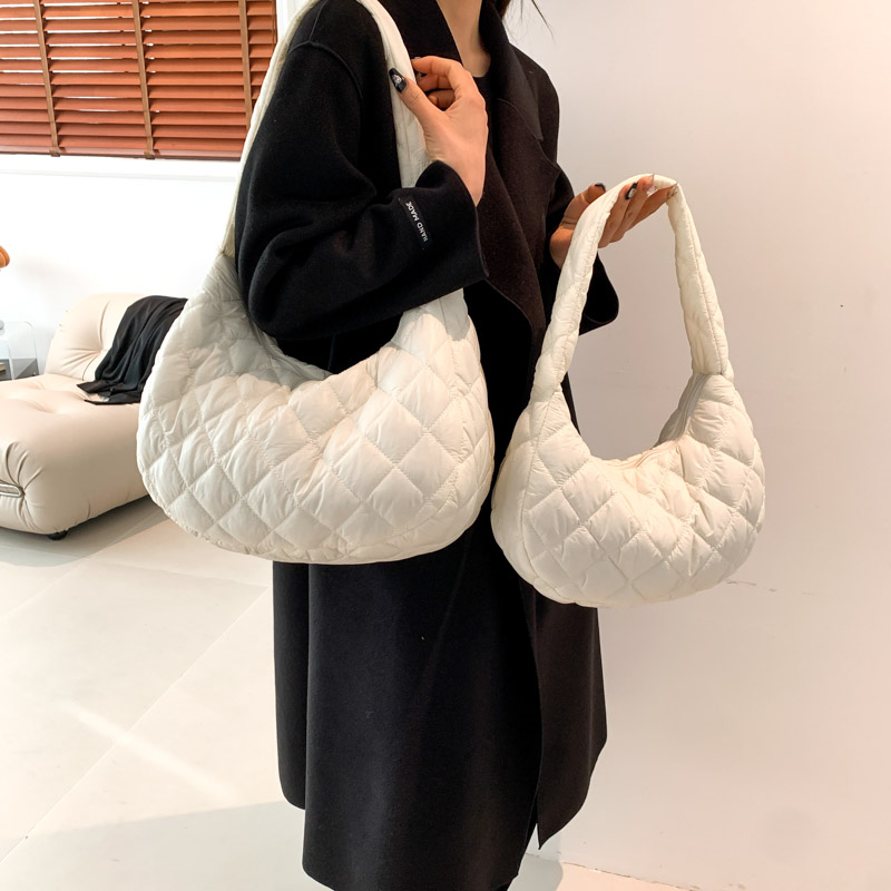 Women's Cotton Solid Color Basic Dumpling Shape Zipper Shoulder Bag Underarm Bag display picture 1