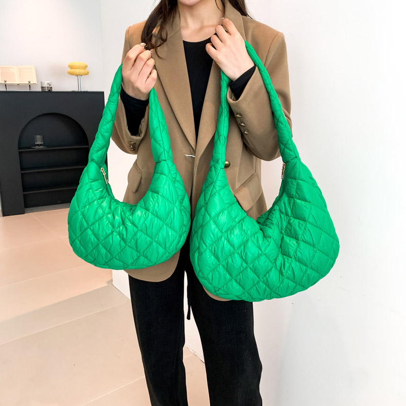 Women's Cotton Solid Color Basic Dumpling Shape Zipper Shoulder Bag Underarm Bag display picture 12