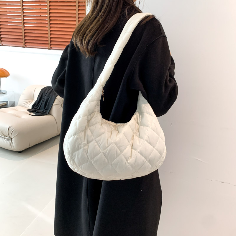 Women's Cotton Solid Color Basic Dumpling Shape Zipper Shoulder Bag Underarm Bag display picture 4