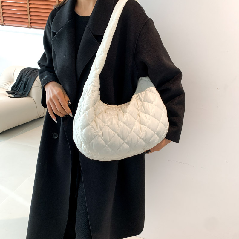 Women's Cotton Solid Color Basic Dumpling Shape Zipper Shoulder Bag Underarm Bag display picture 3