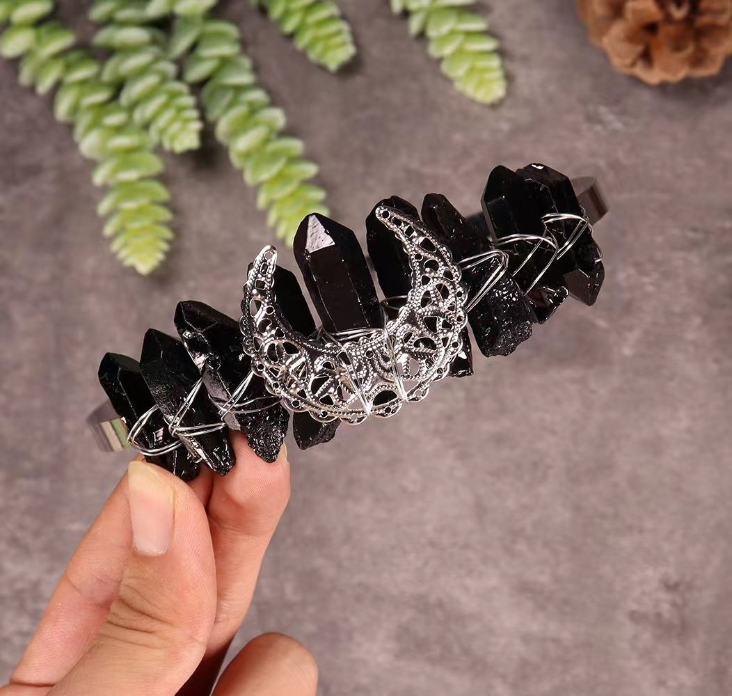 Women's Ethnic Style Geometric Moon Crystal Handmade Crown display picture 7