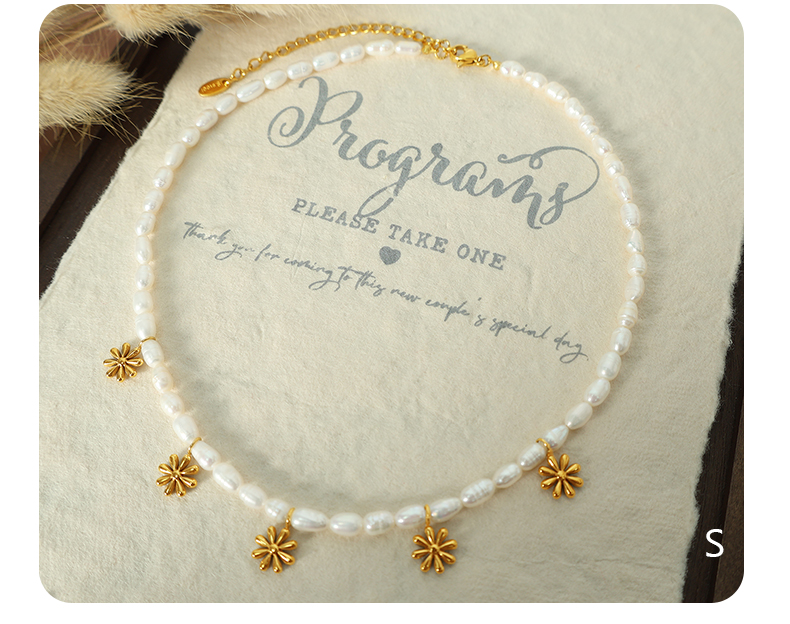 Elegant Chrysanthemum Freshwater Pearl Titanium Steel Beaded Plating 18k Gold Plated Necklace display picture 6