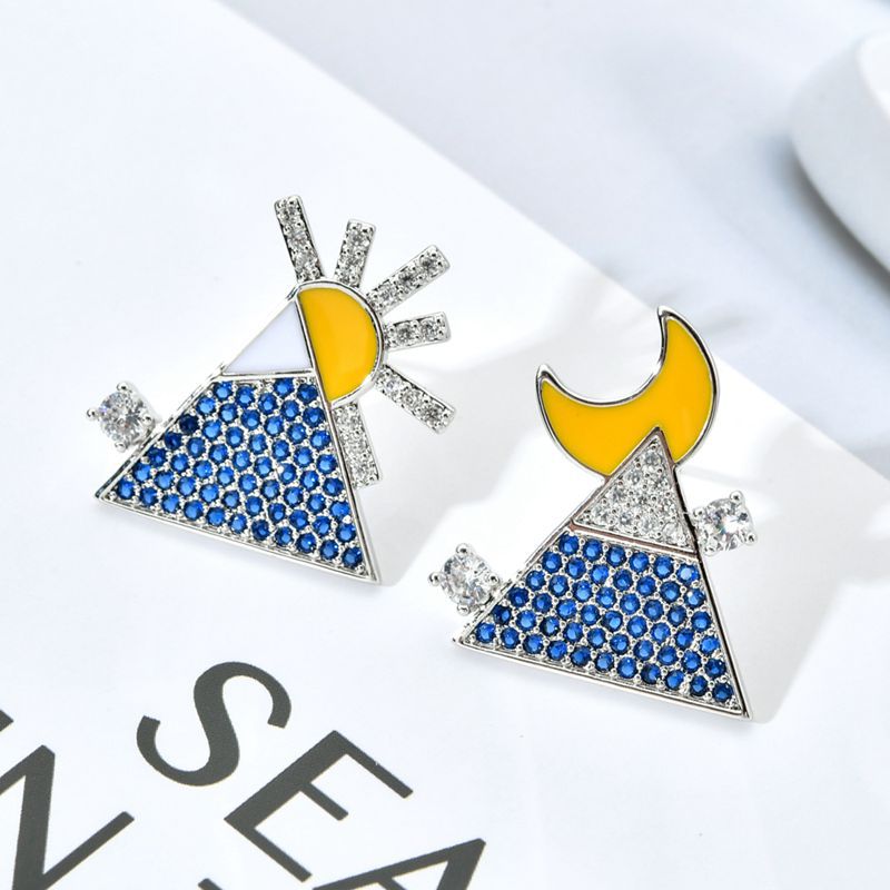 1 Pair Cartoon Style Sun Moon Enamel Plating Inlay Copper Zircon White Gold Plated Ear Studs display picture 5
