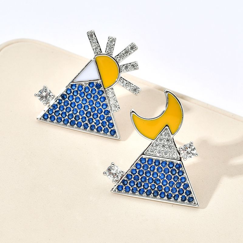 1 Pair Cartoon Style Sun Moon Enamel Plating Inlay Copper Zircon White Gold Plated Ear Studs display picture 3