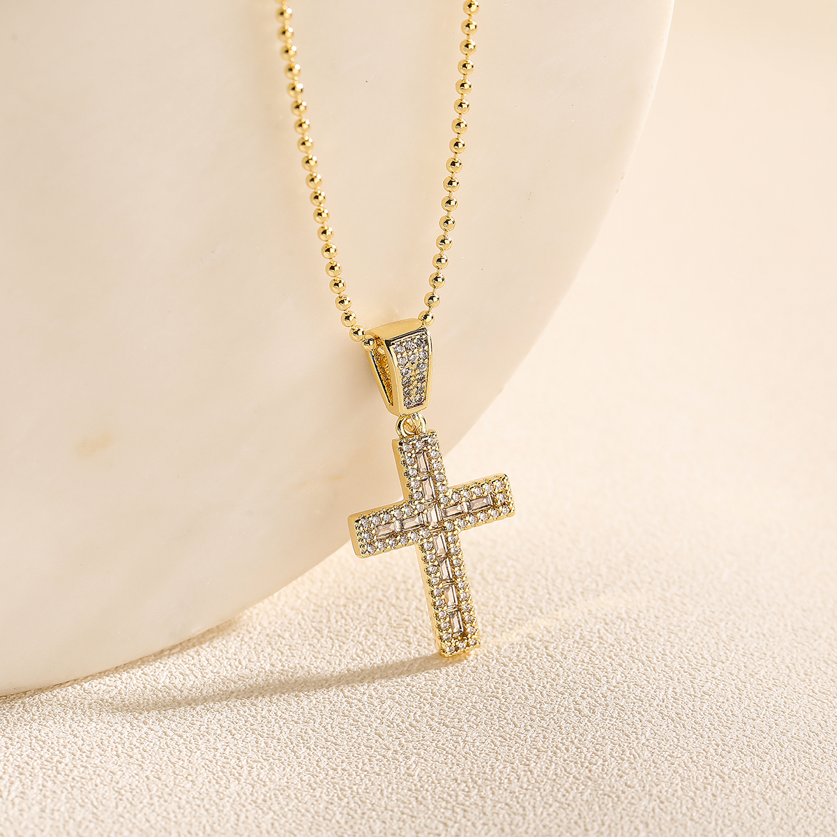 Simple Style Commute Cross Copper Plating Inlay Zircon 18k Gold Plated Pendant Necklace display picture 3