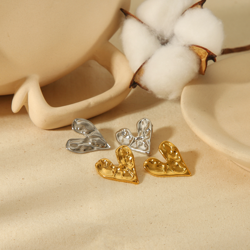 1 Pair Simple Style Heart Shape Polishing Plating 304 Stainless Steel 18K Gold Plated Ear Studs display picture 1