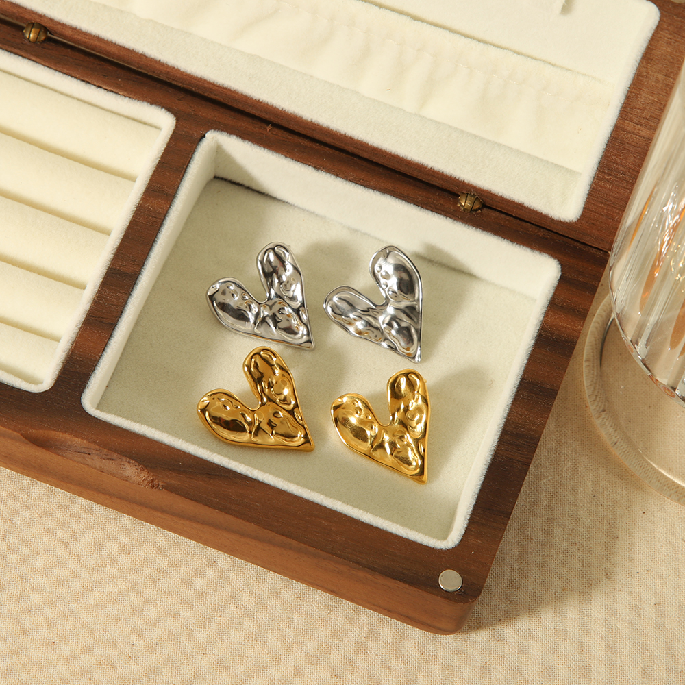 1 Pair Simple Style Heart Shape Polishing Plating 304 Stainless Steel 18K Gold Plated Ear Studs display picture 2