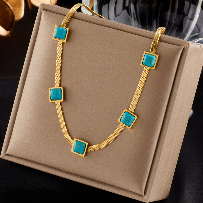 304 Stainless Steel 18K Gold Plated Vintage Style Plating Solid Color Turquoise Necklace display picture 4