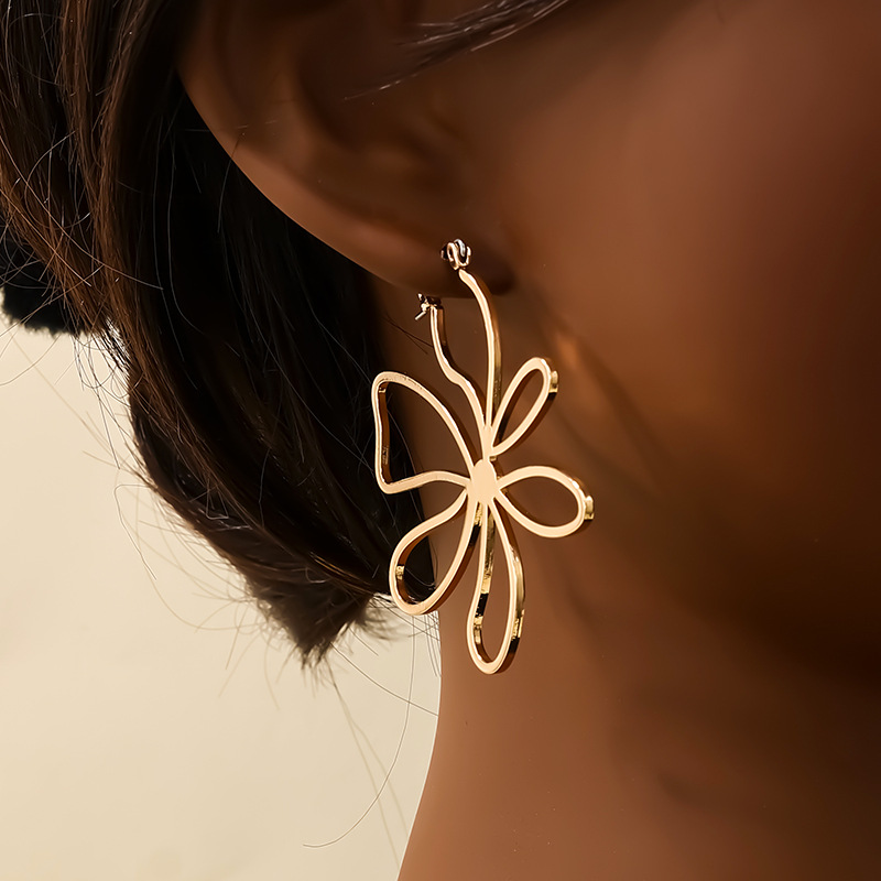 1 Piece Lady Flower Alloy Ear Studs display picture 5