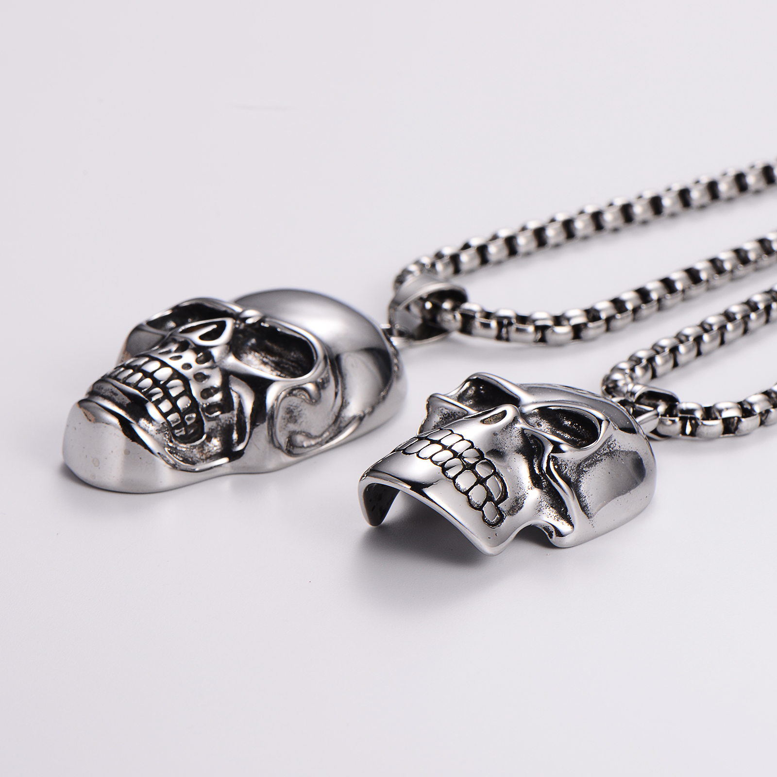 Classic Style Skull 304 Stainless Steel Men's Pendant Necklace display picture 2