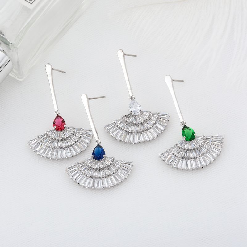 1 Pair Elegant Sector Plating Copper Zircon White Gold Plated Drop Earrings display picture 6