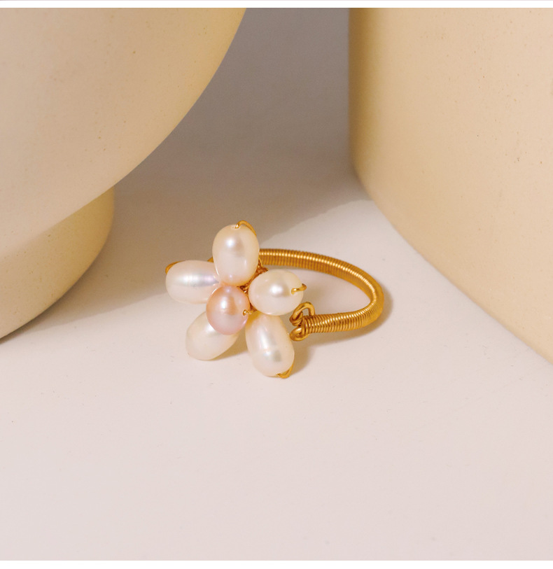 Simple Style Classic Style Flower Freshwater Pearl Copper Plating Inlay Pearl 18k Gold Plated Rings display picture 2