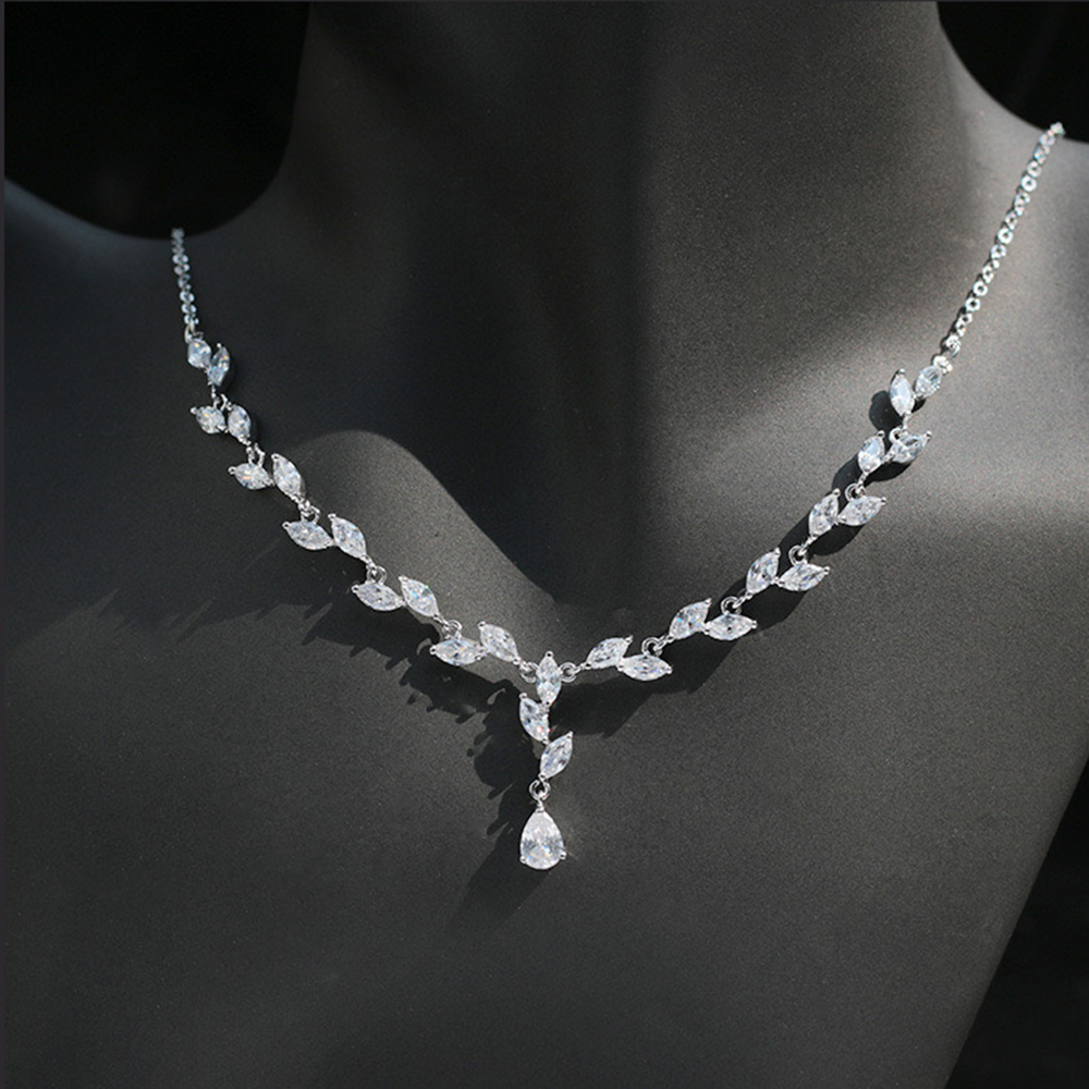 Elegant Solid Color Stainless Steel Copper Plating Inlay Zircon White Gold Plated Silver Plated Jewelry Set display picture 3