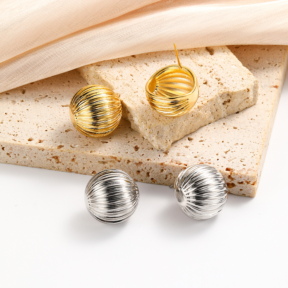 1 Pair Simple Style Geometric Plating Copper Gold Plated Ear Studs display picture 4