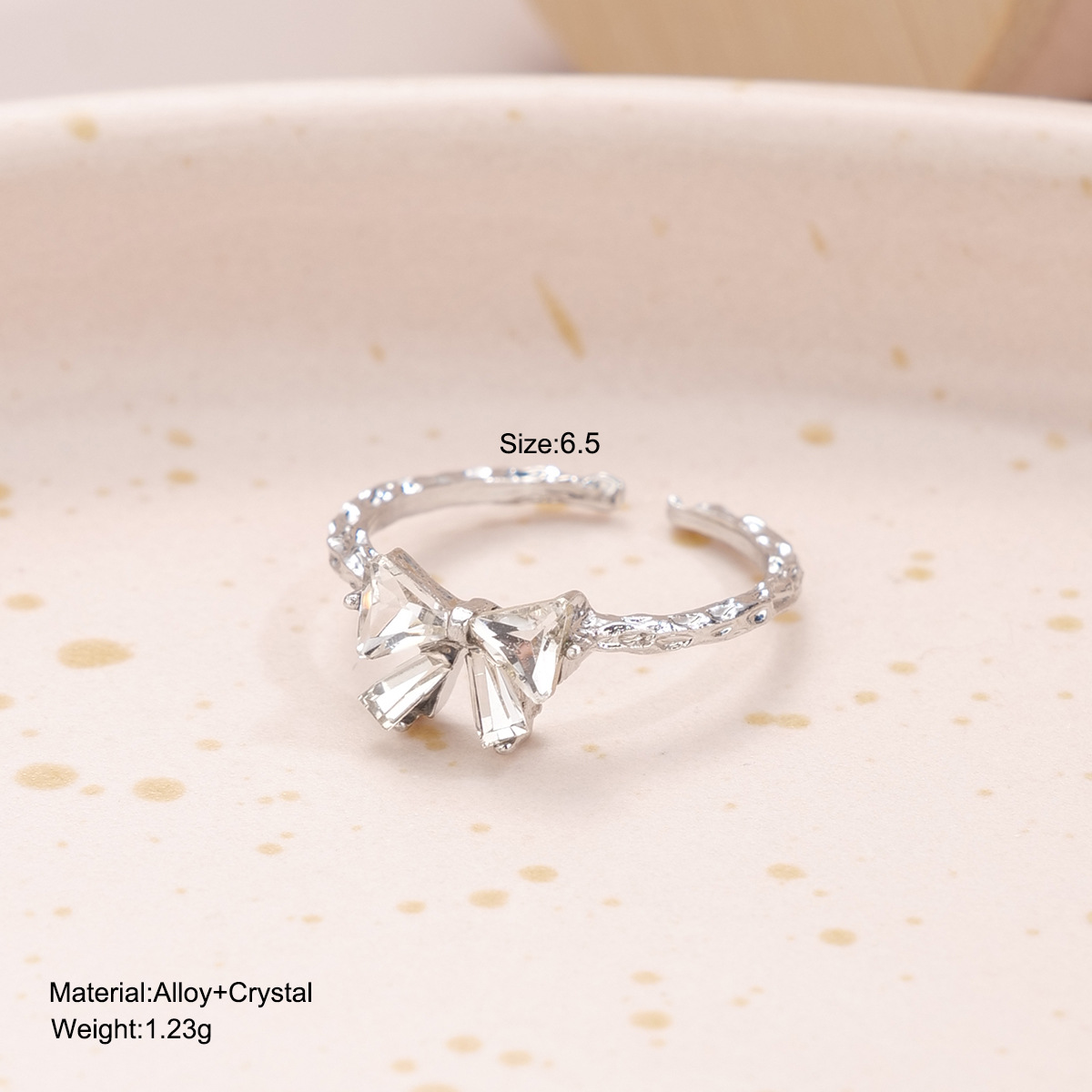 Simple Style Classic Style Bow Knot Zinc Alloy Inlay Zircon Women's Rings display picture 1