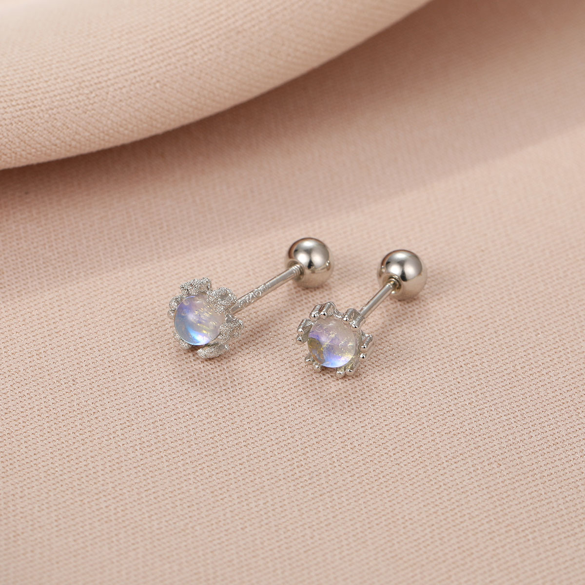 1 Pair Simple Style Classic Style Star Heart Shape Inlay Alloy Zircon Ear Studs display picture 7