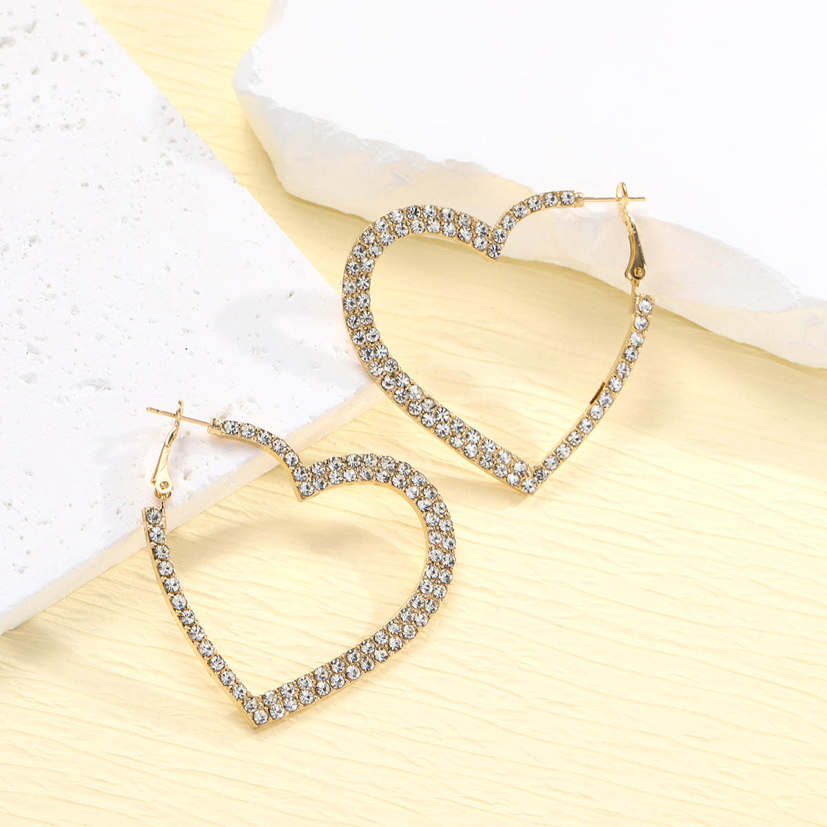 1 Pair Simple Style Classic Style Heart Shape Inlay Alloy Zircon Earrings display picture 5