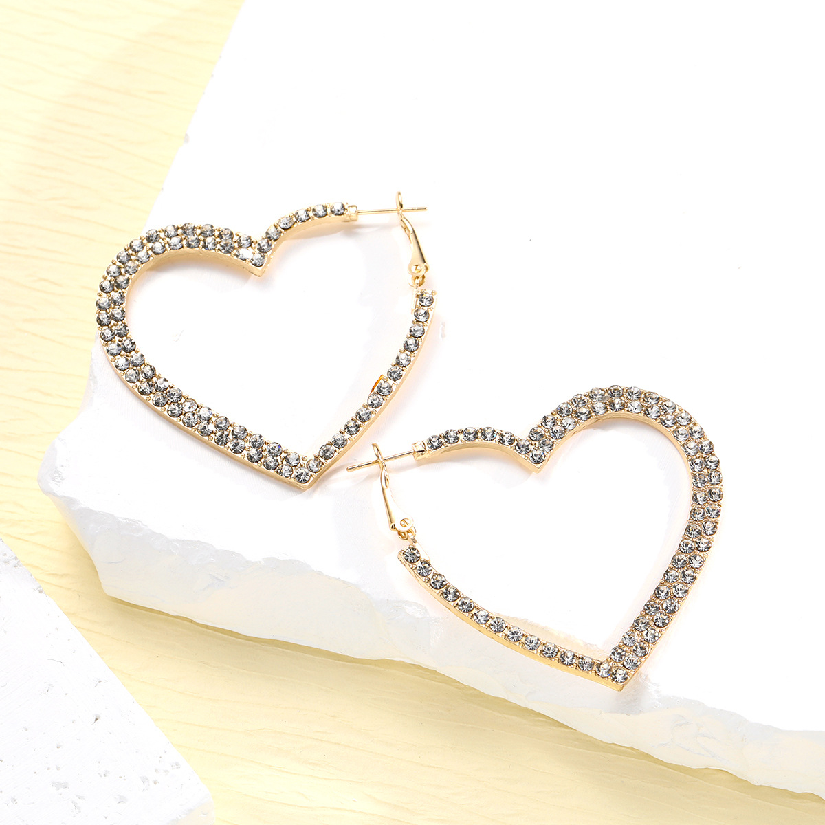 1 Pair Simple Style Classic Style Heart Shape Inlay Alloy Zircon Earrings display picture 6