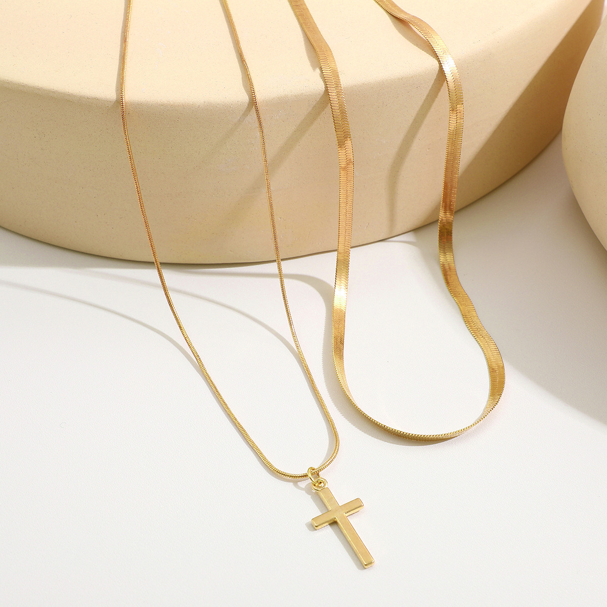 Simple Style Classic Style Cross Alloy Plating Gold Plated Women's Layered Necklaces display picture 7