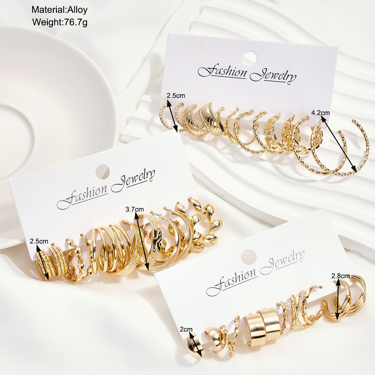 Wholesale Jewelry Simple Style Classic Style Geometric Alloy Gold Plated Plating Earrings display picture 4