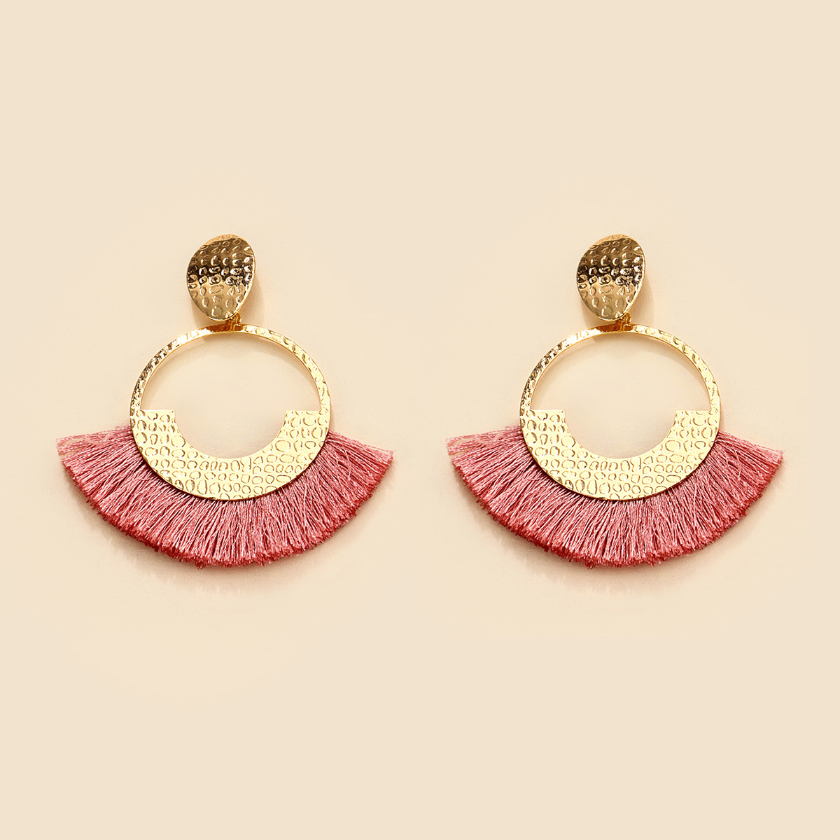 1 Pair Retro Color Block Plating Alloy Gold Plated Drop Earrings display picture 5