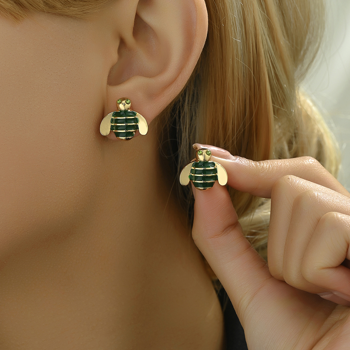 1 Pair Simple Style Classic Style Color Block Alloy Iron Ear Studs display picture 2