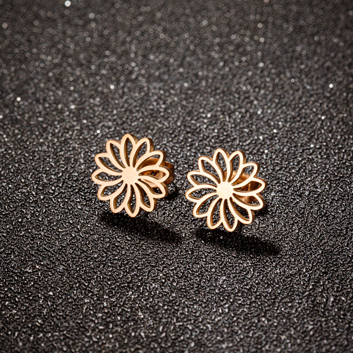 1 Pair Simple Style Flower Polishing Plating Stainless Steel 18k Gold Plated Ear Studs display picture 9