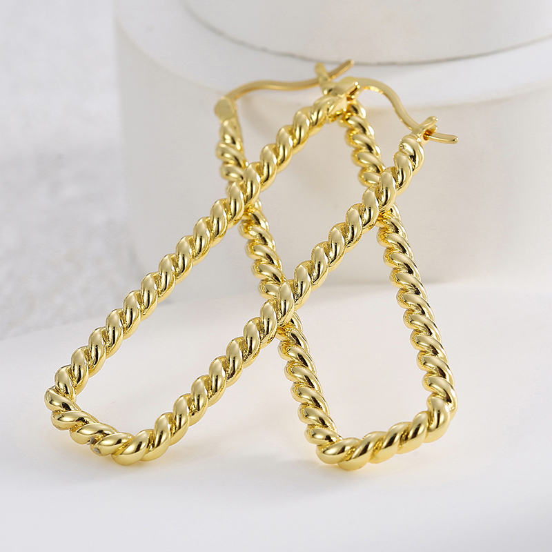 1 Pair Novelty Commute Shiny Solid Color Side Stripe Plating Pleated Copper 18k Gold Plated Hoop Earrings display picture 9