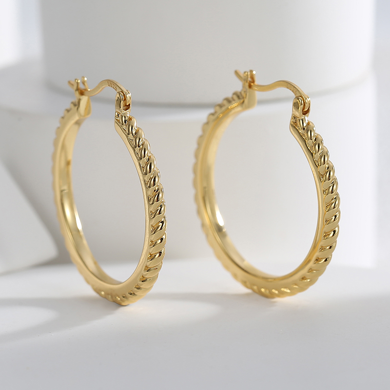 1 Pair Novelty Commute Shiny Solid Color Side Stripe Plating Pleated Copper 18k Gold Plated Hoop Earrings display picture 11