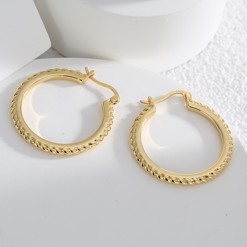 1 Pair Novelty Commute Shiny Solid Color Side Stripe Plating Pleated Copper 18k Gold Plated Hoop Earrings display picture 13