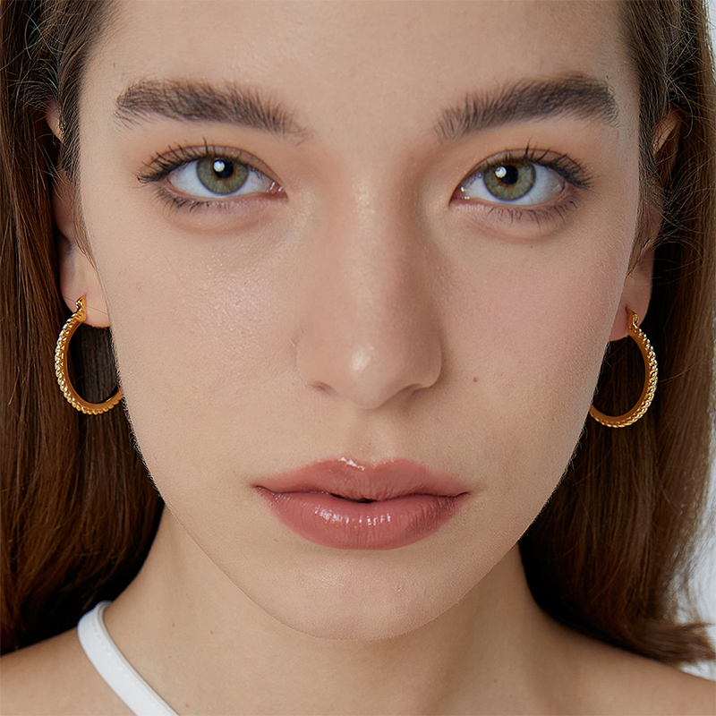 1 Pair Novelty Commute Shiny Solid Color Side Stripe Plating Pleated Copper 18k Gold Plated Hoop Earrings display picture 15
