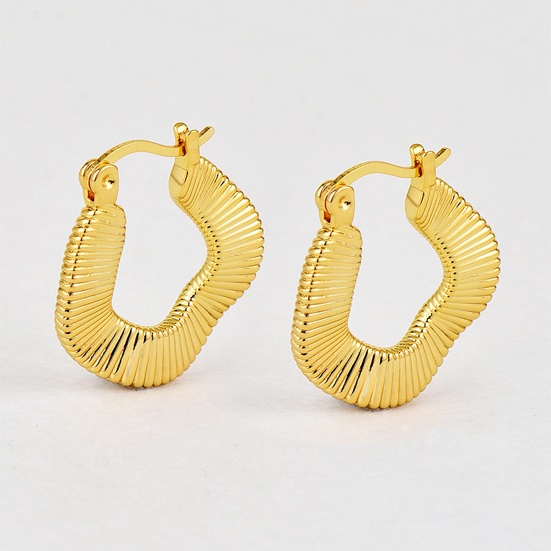 1 Pair Novelty Commute Shiny Solid Color Side Stripe Plating Pleated Copper 18k Gold Plated Hoop Earrings display picture 18