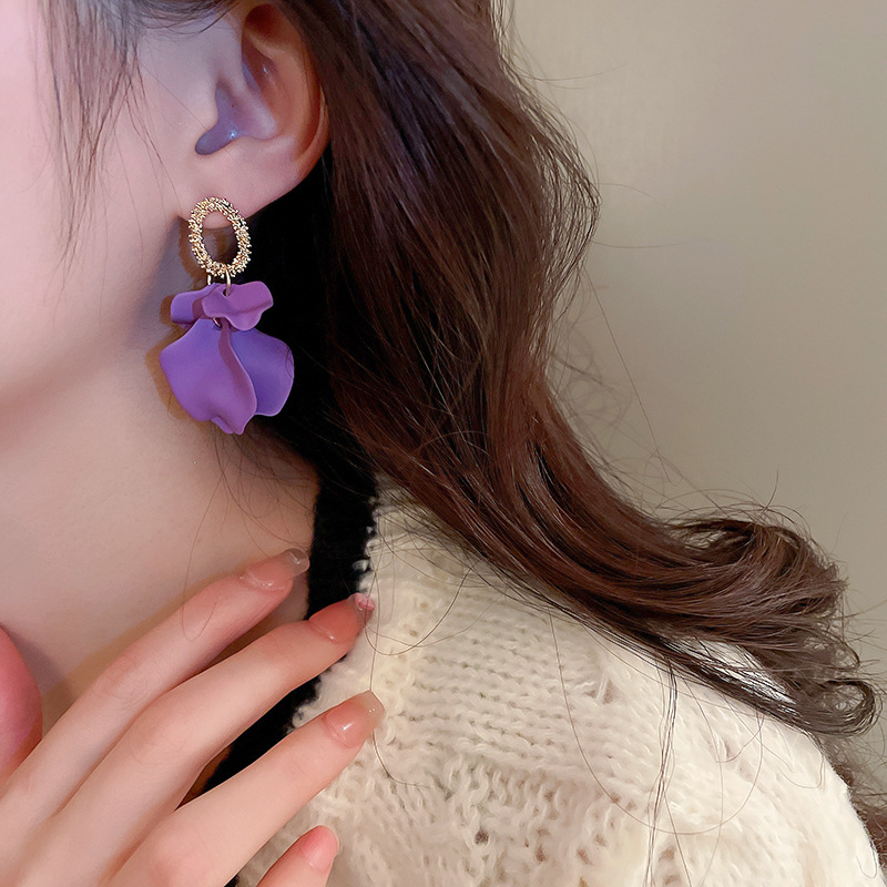 1 Pair Elegant Flower Inlay Alloy Acrylic Drop Earrings display picture 9